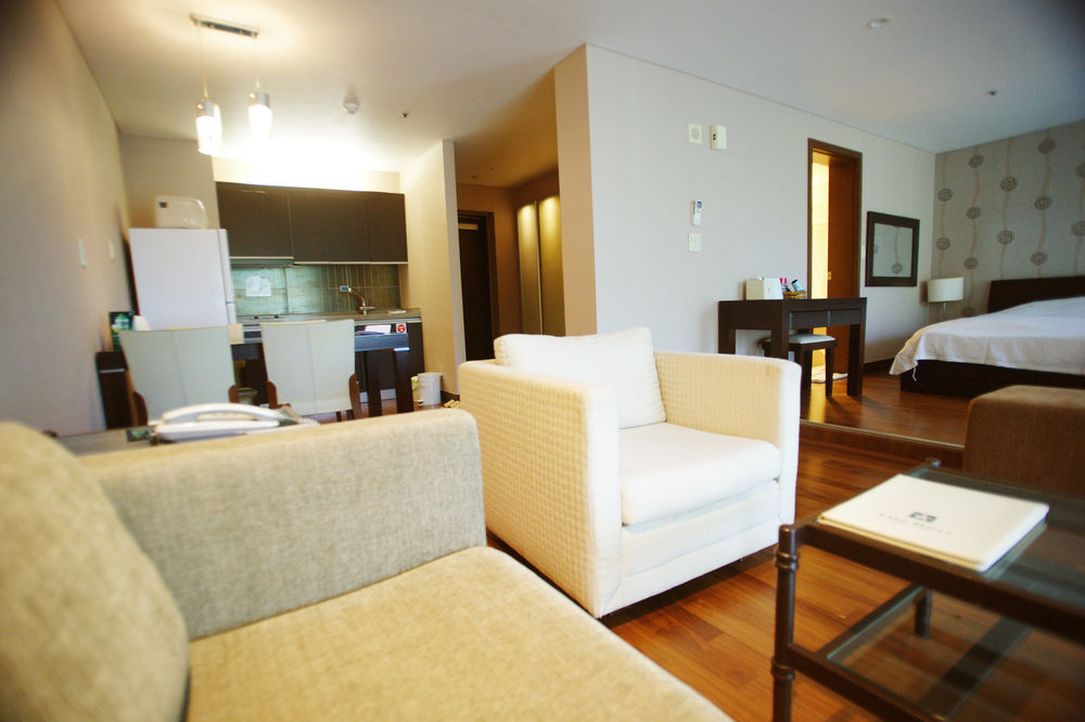 Lake Hills Jeju Resort Seogwipo Exterior photo