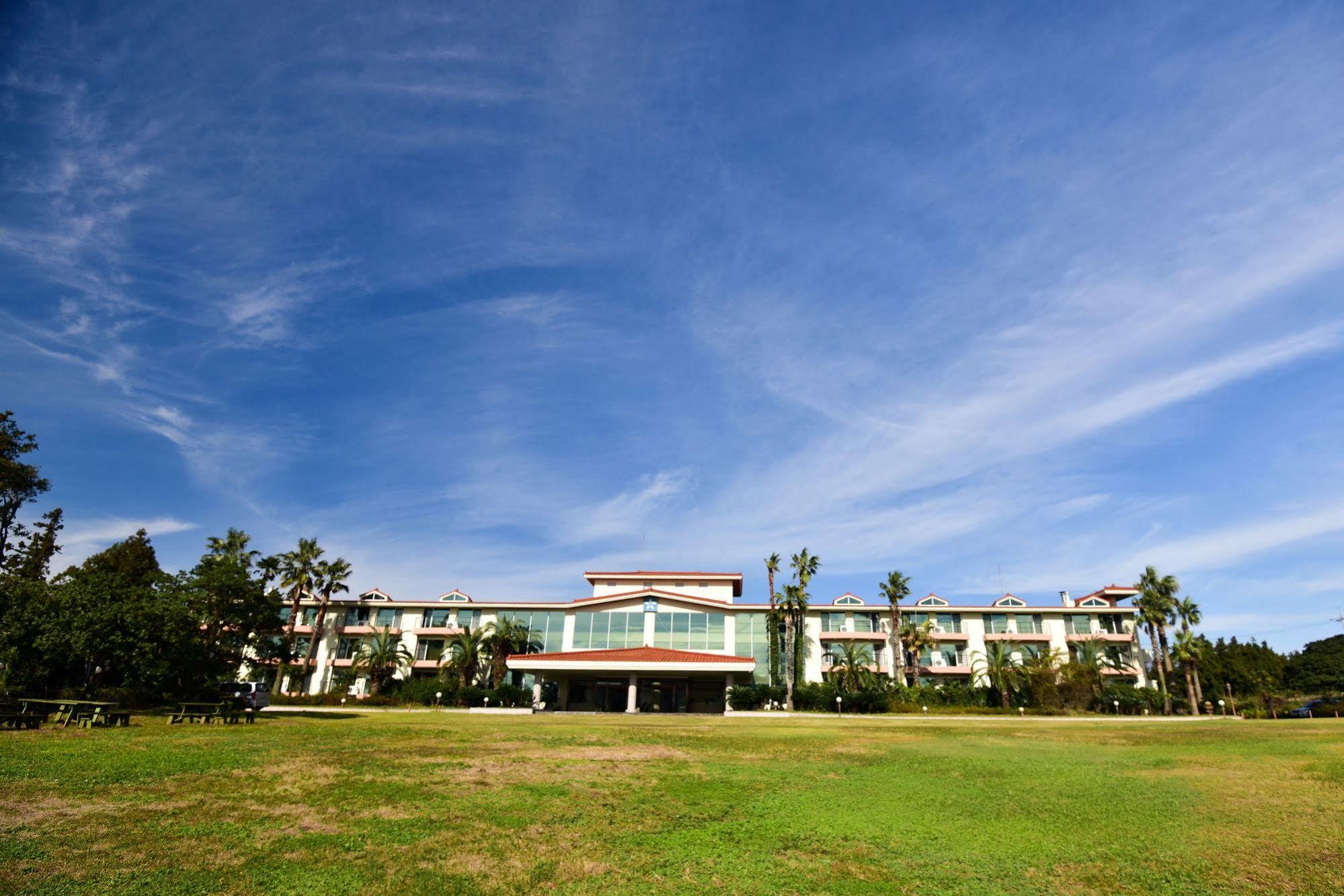 Lake Hills Jeju Resort Seogwipo Exterior photo