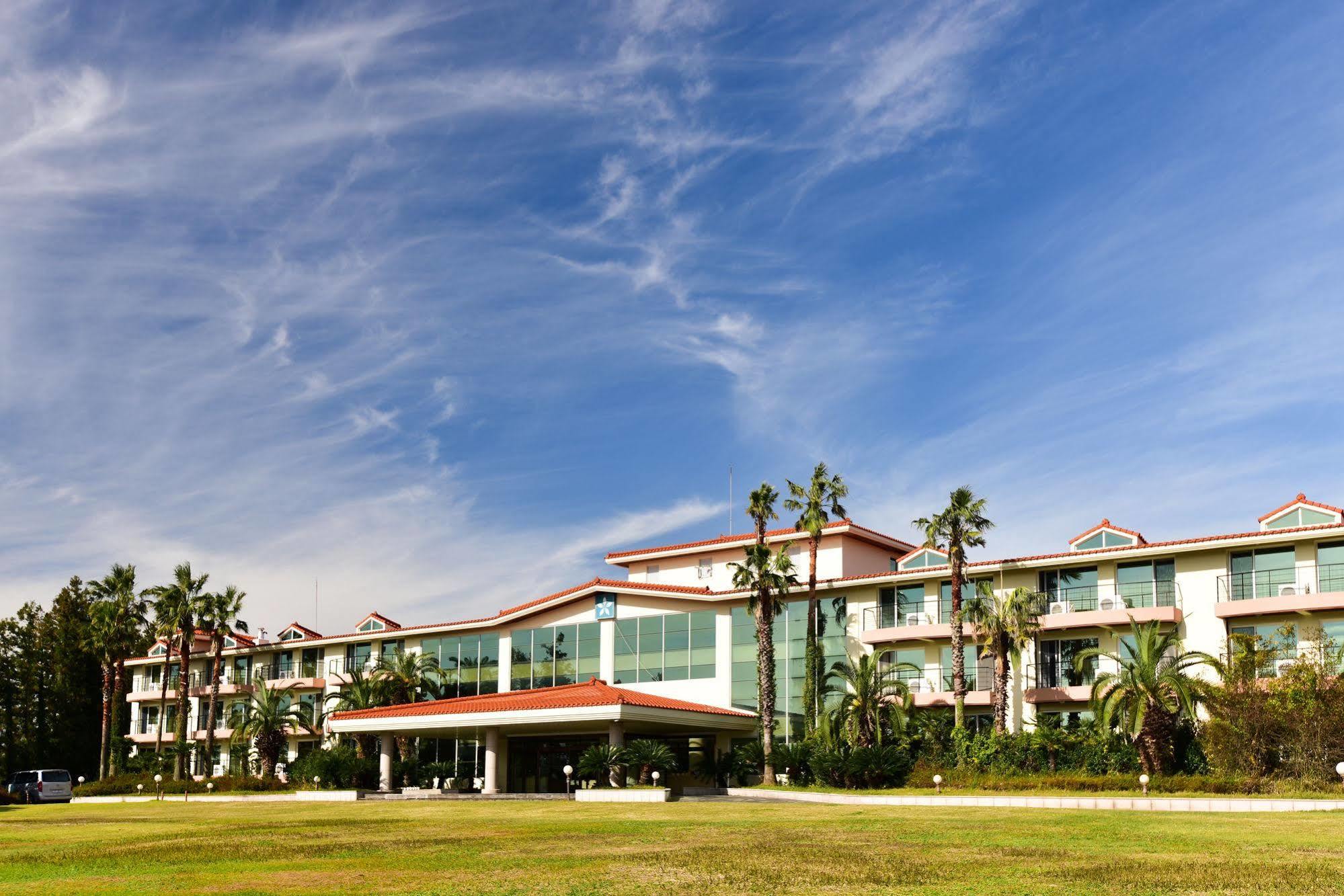 Lake Hills Jeju Resort Seogwipo Exterior photo